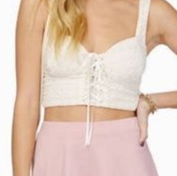 Tobi Eyelet Go Crop Top - Picture 2 of 5